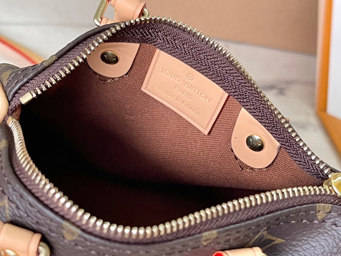 Bauletto Vuitton 16