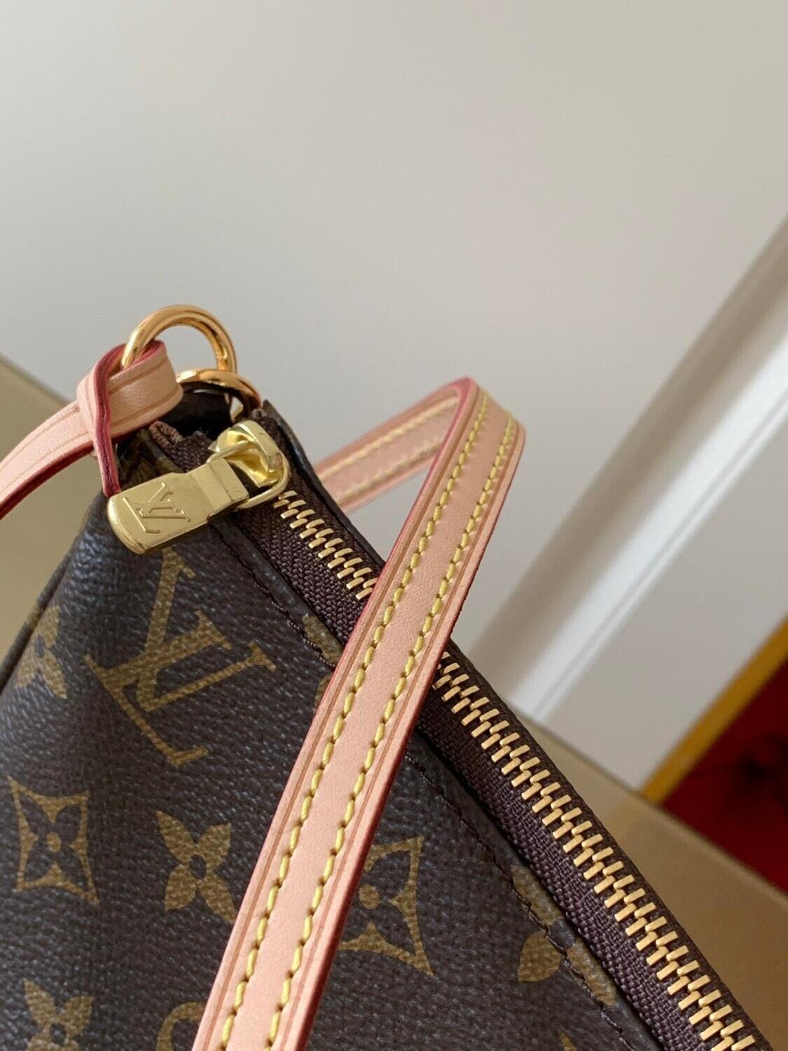 LV POCHETTE ACCESSOIRES NM