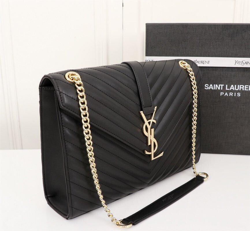 YSL BORSA ENVELOPE GRANDE IN PELLE GOFFRATA GRAIN DE POUDRE TRAPUNTATA